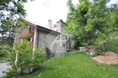 Maison - 251 m² - 10 pièces