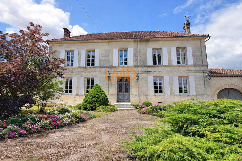 Maison bourgeoise - 292 m² - 10 pièces