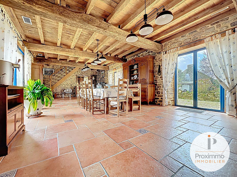 Maison - 238 m² - 6 pièces