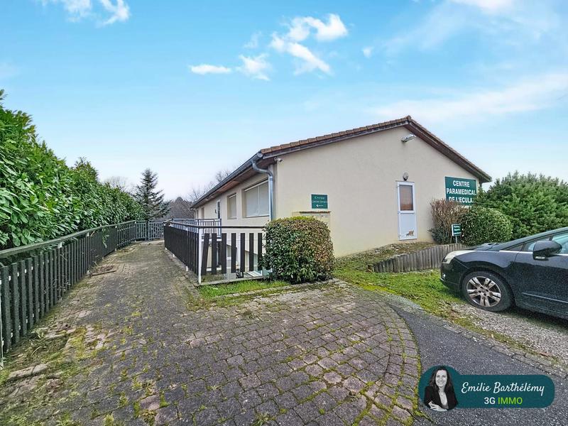 Local commercial - 174 m² - 12 pièces