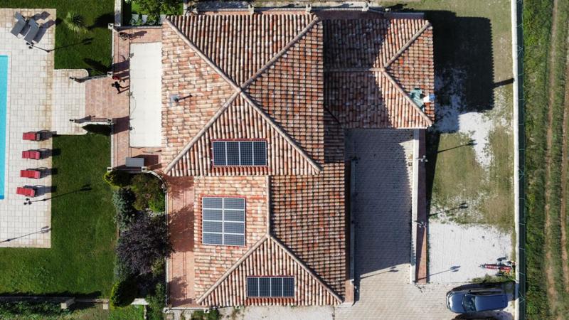 Maison - 230 m² - 10 pièces