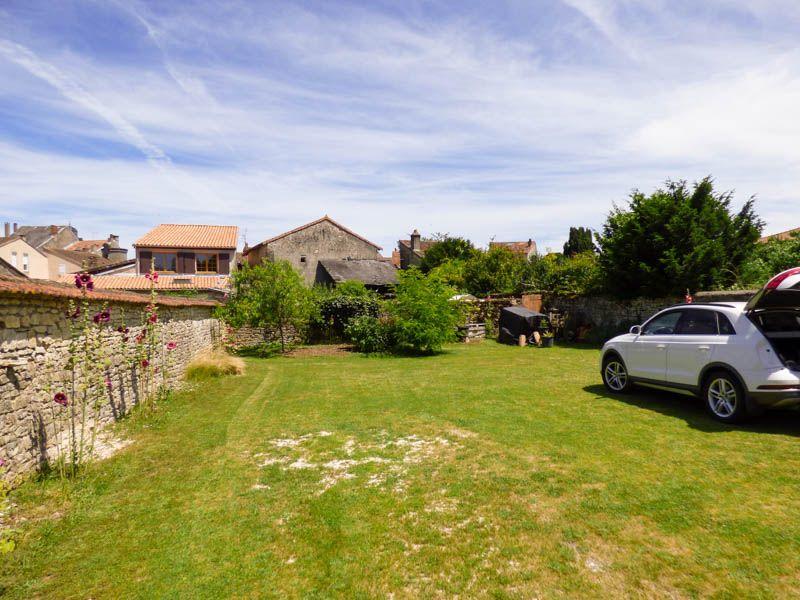 Maison - 280 m² - 10 pièces