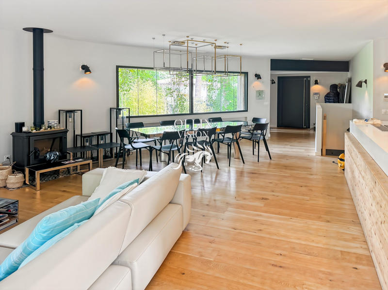 Villa - 220 m² - 7 pièces