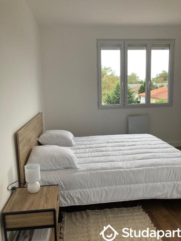 Chambre - 13 m² - 1 pièce