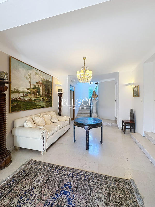 Villa - 220 m² - 5 pièces