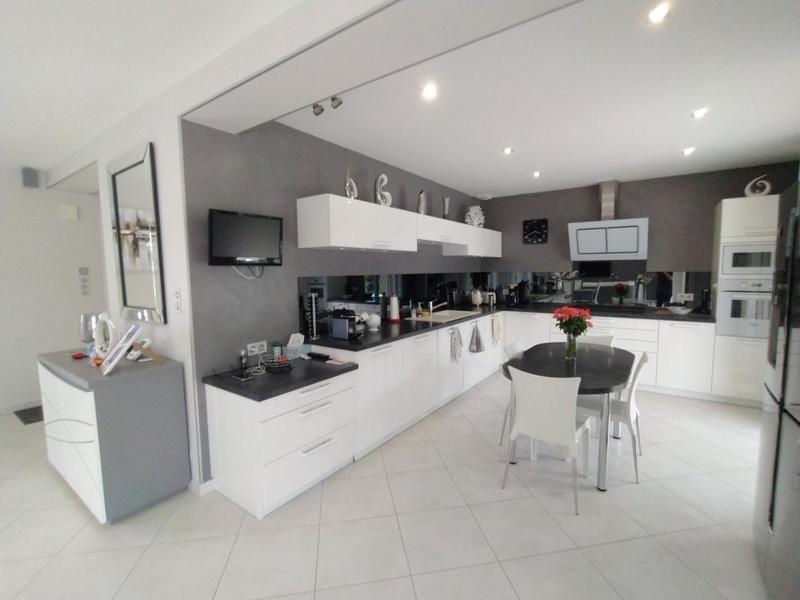 Maison - 185 m² - 6 pièces