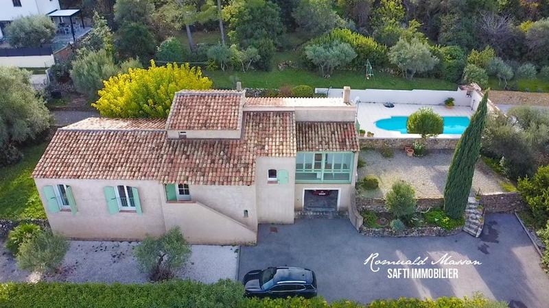 Maison - 163 m² - 6 pièces