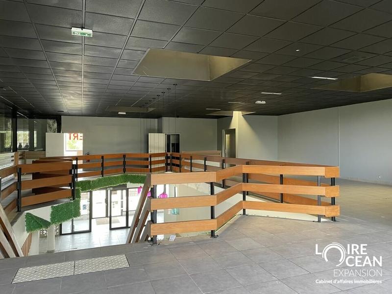 Local commercial - 710 m²