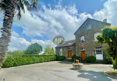 Maison - 180 m² - 9 pièces