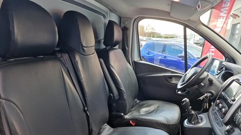 Renault Trafic Fourgon l2h1 1300 kg dci 120 grand confort