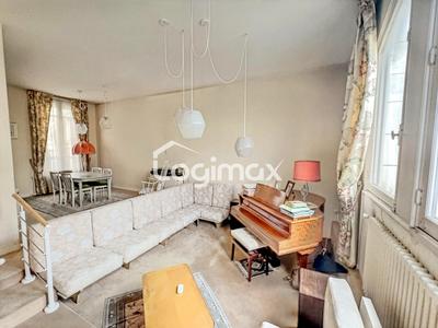 Maison - 137 m² - 5 pièces