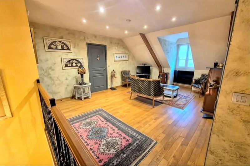 Pavillon - 160 m² - 6 pièces