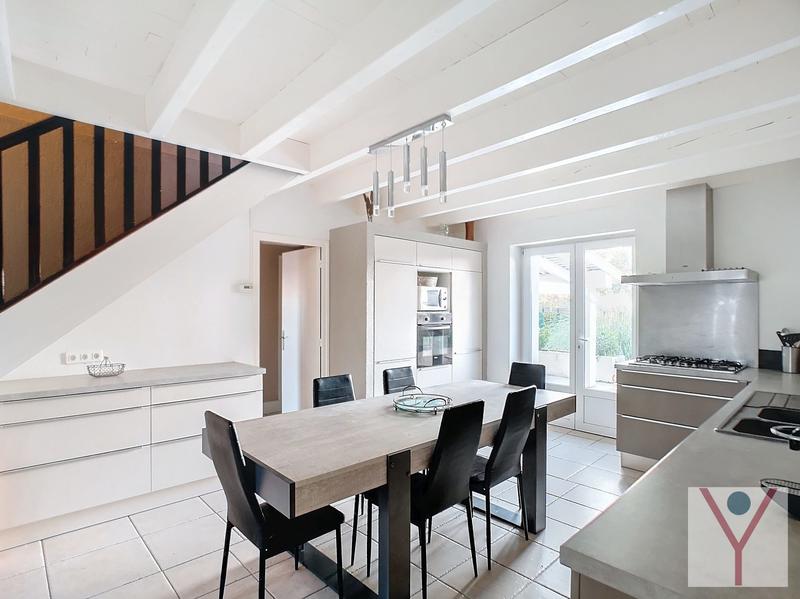 Maison traditionnelle - 148 m² - 6 pièces