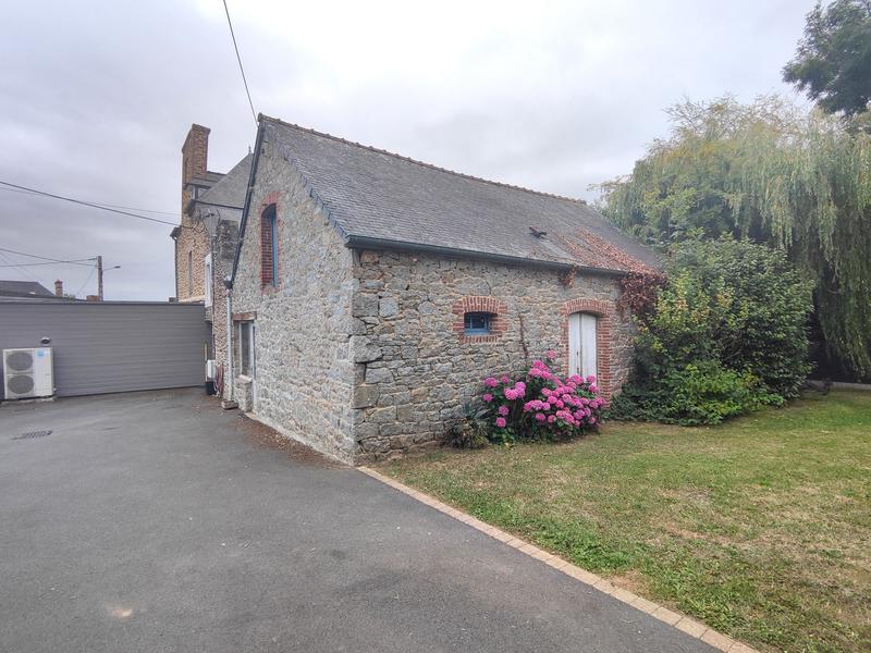 Maison - 305 m² - 9 pièces