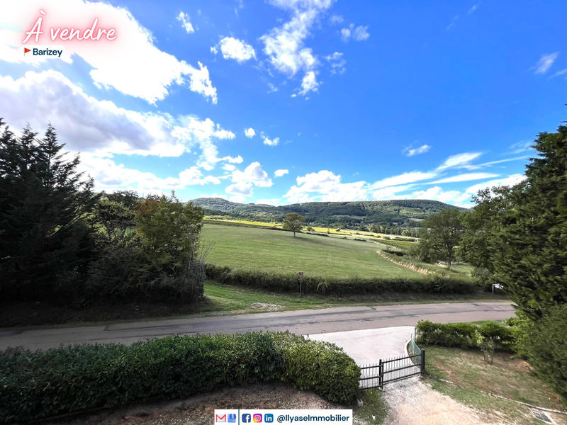 Maison - 289 m² - 10 pièces