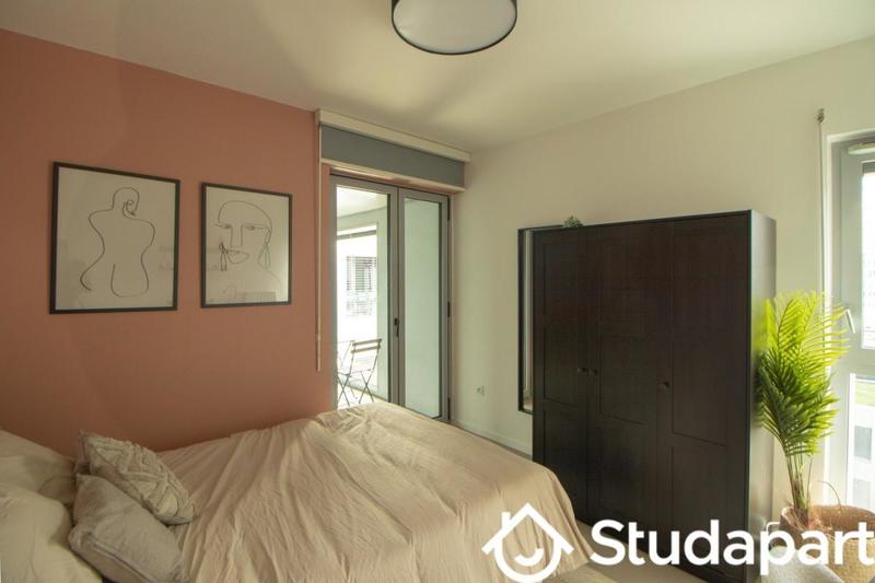 Chambre - 12 m² - 1 pièce