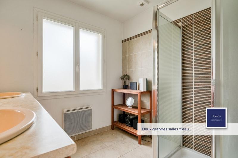 Maison - 168 m² - 7 pièces