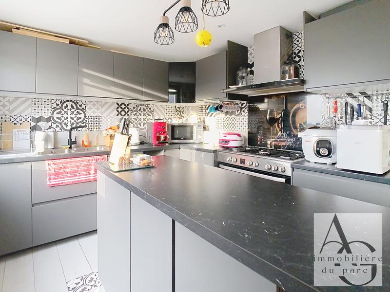 Maison traditionnelle - 86 m² - 5 pièces