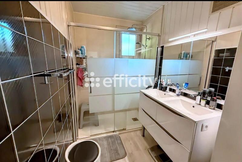 Pavillon - 140 m² - 5 pièces