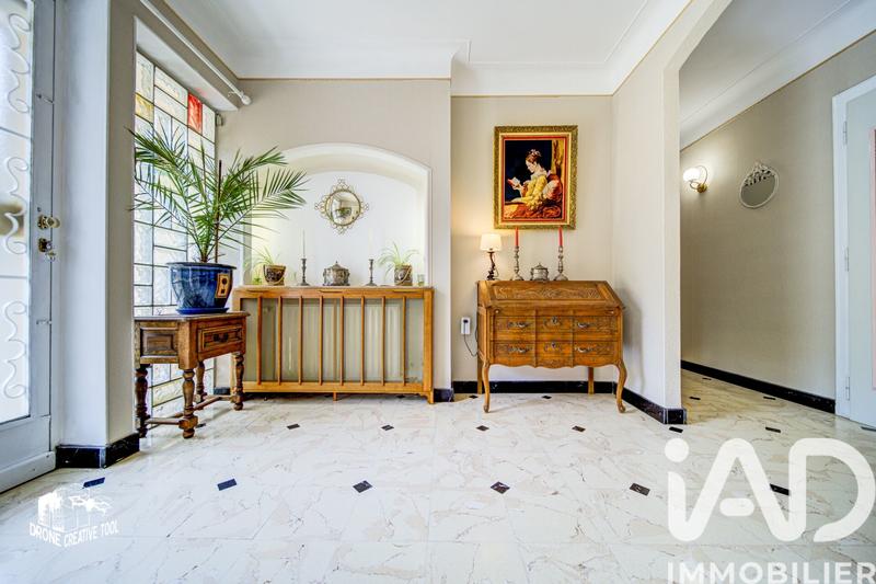 Maison - 242 m² - 8 pièces