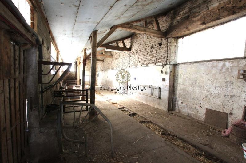 Propriété - 107 m² - 6 pièces