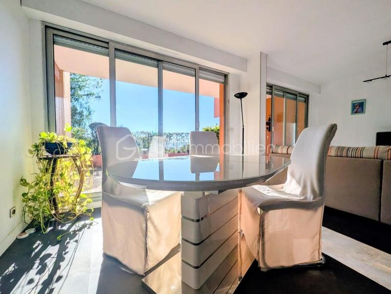 Appartement - 90 m² - 4 pièces