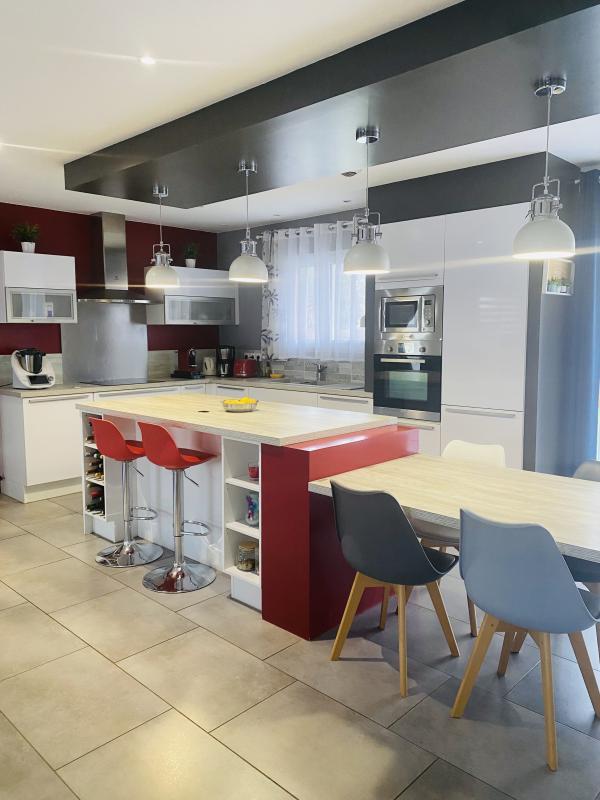 Villa - 233 m² - 9 pièces