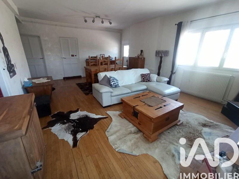 Maison - 219 m² - 15 pièces