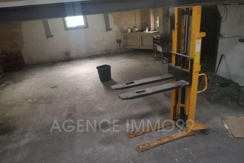 Parking / Garage - 200 m²