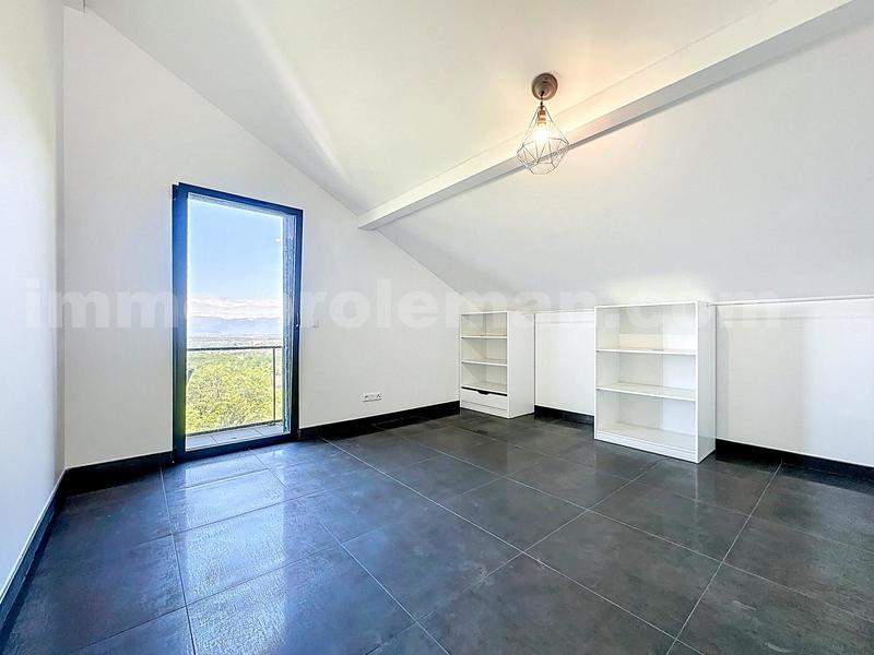 Maison - 280 m² - 8 pièces