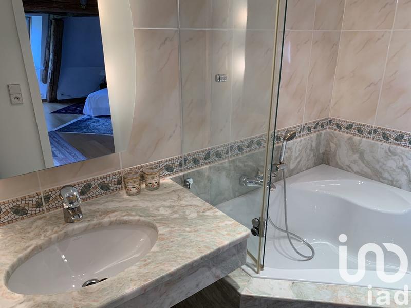 Maison - 260 m² - 10 pièces