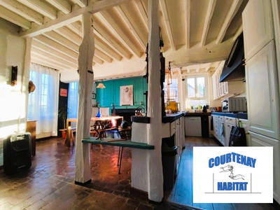 Maison - 270 m² - 9 pièces