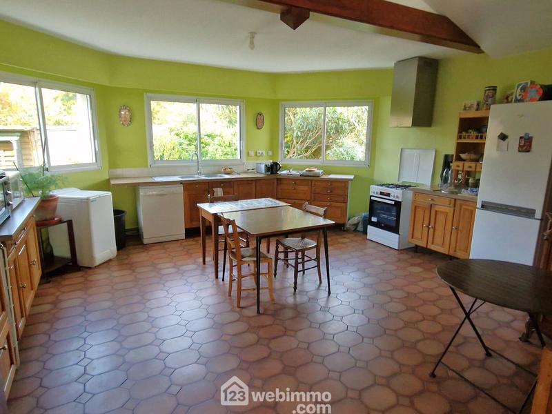 Maison - 215 m² - 6 pièces