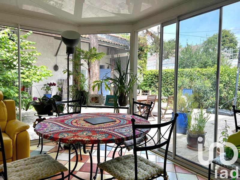 Maison - 250 m² - 10 pièces