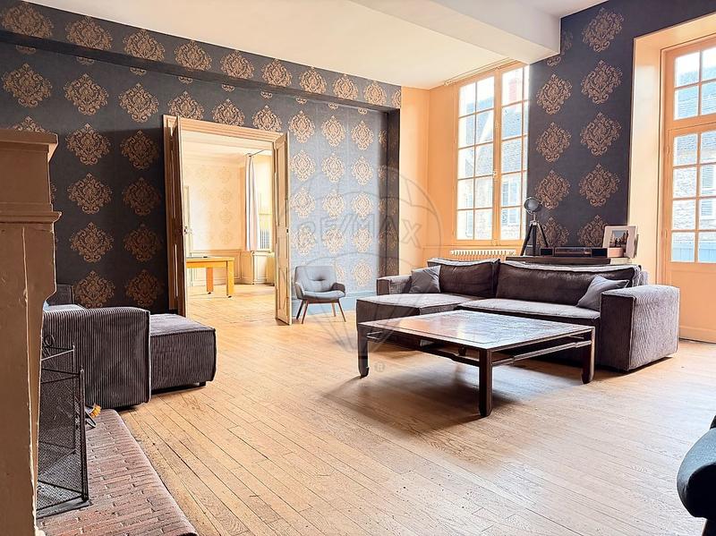 Propriété - 556 m² - 19 pièces