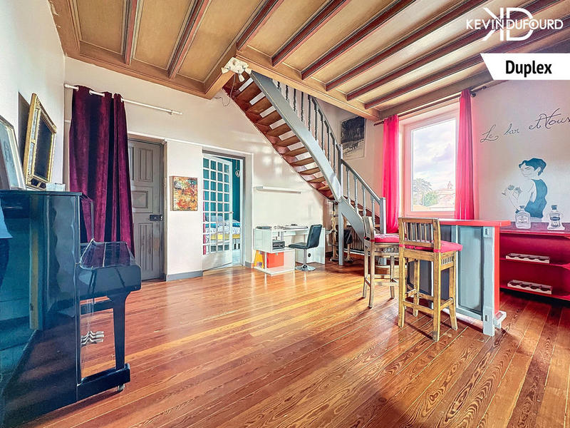 Maison - 290 m² - 10 pièces