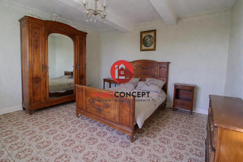 Maison ancienne - 182 m² - 8 pièces