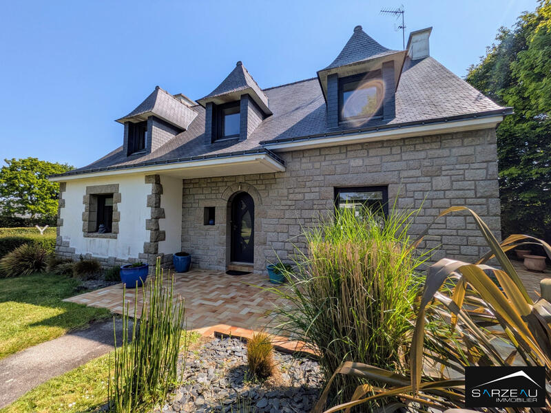 Maison - 200 m² - 7 pièces