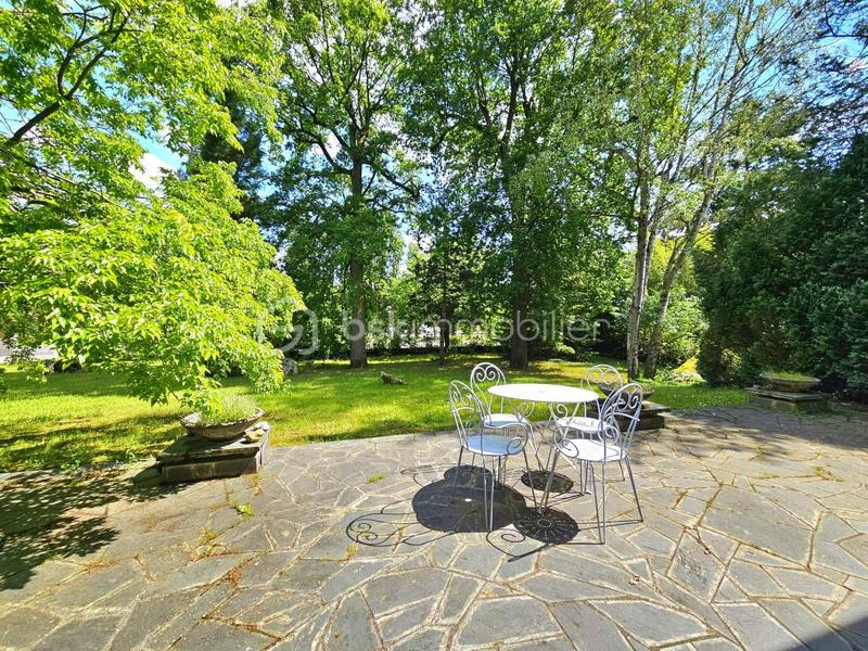 Demeure - 231 m² - 7 pièces