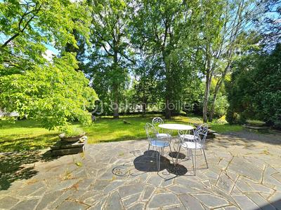 Demeure - 231 m² - 7 pièces