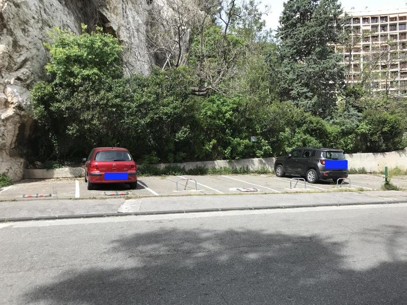 Parking - 240 m²