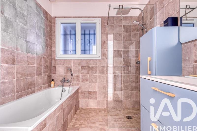 Maison - 186 m² - 8 pièces