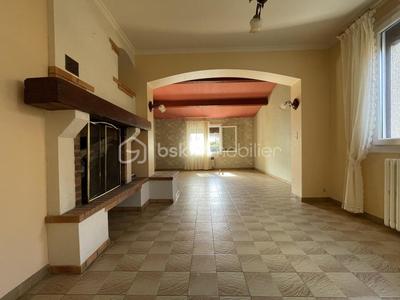 Maison traditionnelle - 102 m² - 4 pièces