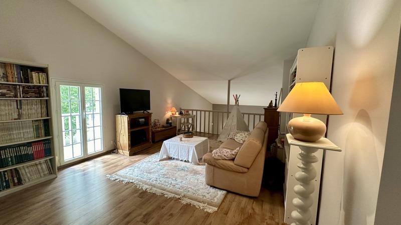 Maison - 220 m² - 7 pièces