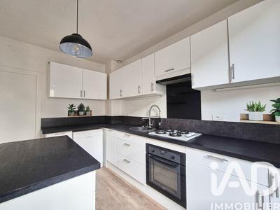 Appartement - 96 m² - 5 pièces