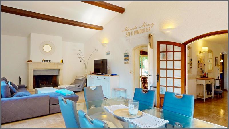 Maison - 212 m² - 7 pièces