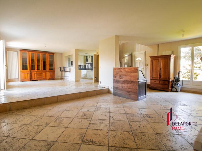 Maison traditionnelle - 168 m² - 6 pièces