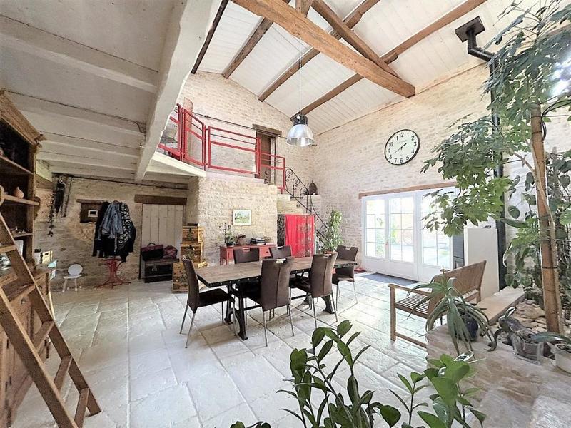 Maison - 520 m² - 14 pièces