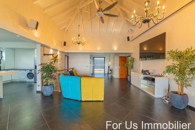 Villa - 271 m² - 8 pièces