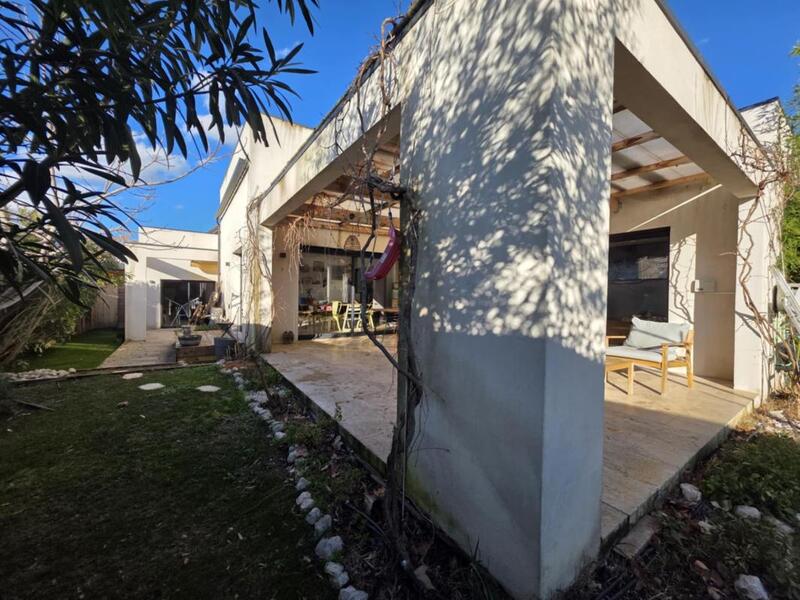 Maison - 121 m² - 4 pièces